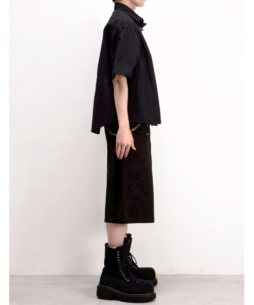 Chikashitsu +(チカシツプラス)の「【Chikashitsu +】wide carpenter bermuda pants / 【チカシツプラス】ワイドカーペンターハーフパンツ(デニムパンツ・メンズ・ベージュ/ブラック・L/M)」の17枚目の写真