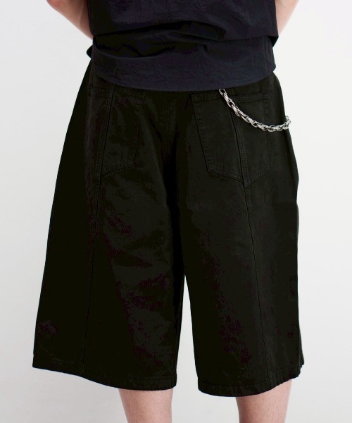 Chikashitsu +(チカシツプラス)の「【Chikashitsu +】wide carpenter bermuda pants / 【チカシツプラス】ワイドカーペンターハーフパンツ(デニムパンツ・メンズ・ベージュ/ブラック・L/M)」の14枚目の写真