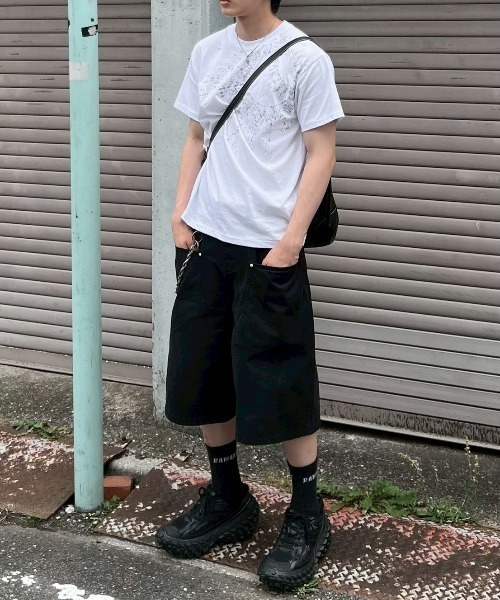 Chikashitsu +(チカシツプラス)の「【Chikashitsu +】wide carpenter bermuda pants / 【チカシツプラス】ワイドカーペンターハーフパンツ(デニムパンツ・メンズ・ベージュ/ブラック・L/M)」の8枚目の写真