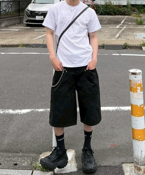 Chikashitsu +(チカシツプラス)の「【Chikashitsu +】wide carpenter bermuda pants / 【チカシツプラス】ワイドカーペンターハーフパンツ(デニムパンツ・メンズ・ベージュ/ブラック・L/M)」の10枚目の写真