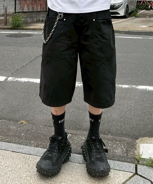 Chikashitsu +(チカシツプラス)の「【Chikashitsu +】wide carpenter bermuda pants / 【チカシツプラス】ワイドカーペンターハーフパンツ(デニムパンツ・メンズ・ベージュ/ブラック・L/M)」の5枚目の写真