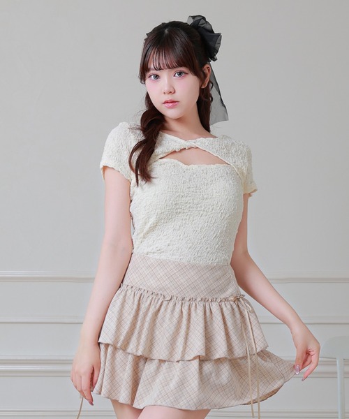 Anely(アネリー)の「Anely ツイスト オープンカット シャーリング 半袖 トップス(Tシャツ/カットソー・レディース・アイボリー/ピンク/ブラック・FREE)」の9枚目の写真