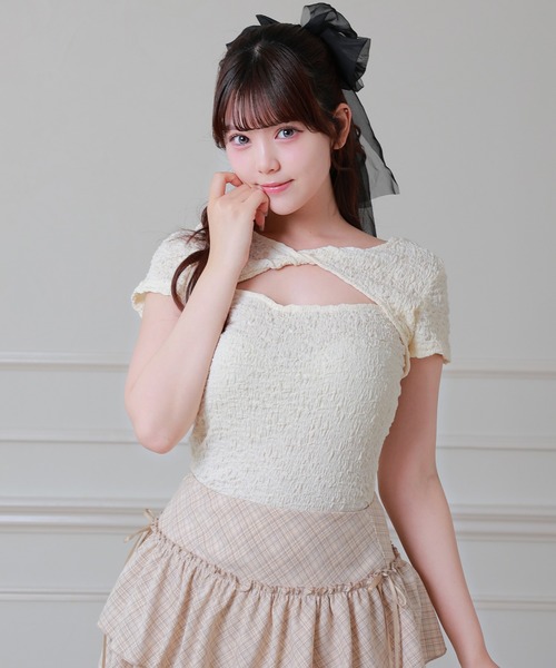 Anely(アネリー)の「Anely ツイスト オープンカット シャーリング 半袖 トップス(Tシャツ/カットソー・レディース・アイボリー/ピンク/ブラック・FREE)」の12枚目の写真