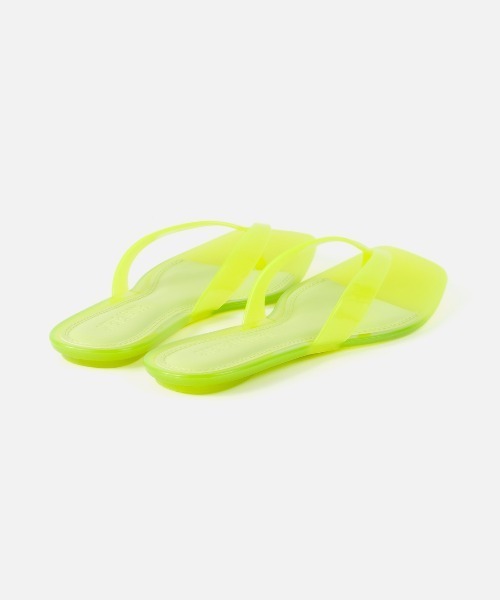 STEVE MADDEN(スティーブマデン)の「クリアフラットトングサンダル/S.MADDEN TRELLA-J-XS(サンダル・レディース・スモーク/クリア・22.5cm/23.5cm/24.0cm/25.0-25.5)」の4枚目の写真