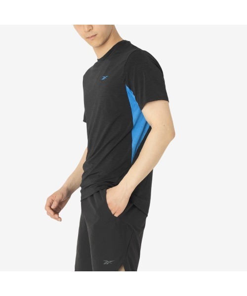 Reebok(リーボック)の「チル アスリート Tシャツ / RBK CHILL ATHLETE TEE(Tシャツ/カットソー・メンズ・グレー/ブラック・X-LARGE/SMALL/LARGE/MEDIUM)」の3枚目の写真