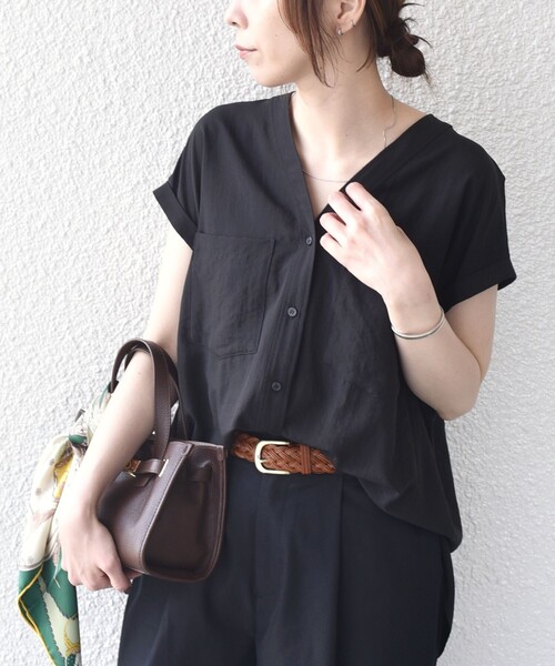 SHIPS Colors（シップス カラーズ）の「SHIPS Colors:〈手洗い可能〉ワッシャー Vネック フレンチスリーブ シャツ◇（シャツ/ブラウス・レディース・ブラック/ピンク/オフホワイト・ONE SIZE）」の7枚目の写真