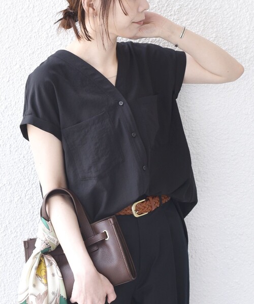 SHIPS Colors（シップス カラーズ）の「SHIPS Colors:〈手洗い可能〉ワッシャー Vネック フレンチスリーブ シャツ◇（シャツ/ブラウス・レディース・ブラック/ピンク/オフホワイト・ONE SIZE）」の8枚目の写真