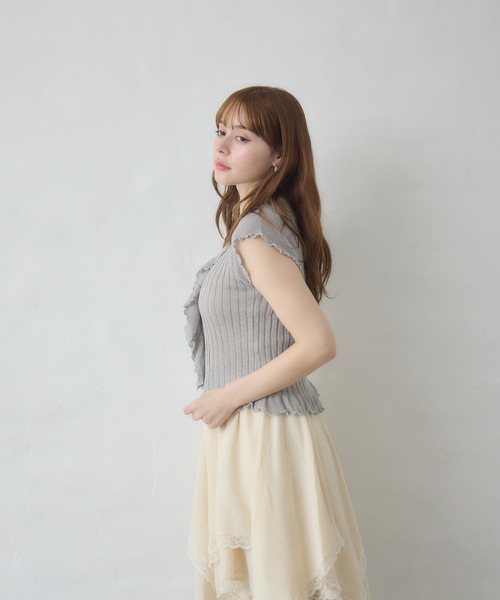 Siel(シエル)の「フリルデザインボタンカーディガン 冬服(カーディガン/ボレロ・レディース・ピンク/ライトブルー/グレー/ホワイト・FREE)」の14枚目の写真
