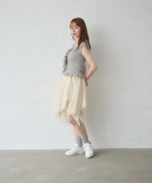 Siel(シエル)の「フリルデザインボタンカーディガン 冬服(カーディガン/ボレロ・レディース・ピンク/ライトブルー/グレー/ホワイト・FREE)」の21枚目の写真