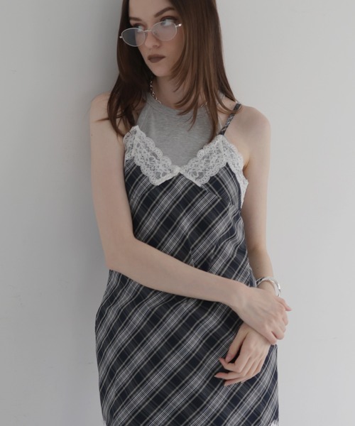 Mili affinity（ミリアフィニティー）の「レース付きチェックミニワンピース（キャミソール・レディース・ブラウン/ネイビー・FREE）」の16枚目の写真