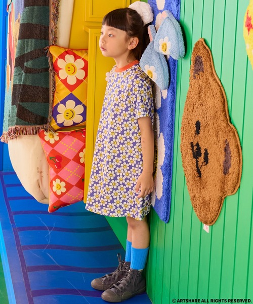 pairmanon(ペアマノン)の「【wiggle wiggle】ガールズ 総柄 リンガー襟 半袖 Tシャツ ワンピース(ワンピース・キッズ・ブルー/オレンジ/ピンク・90/100/110/120/130/140/150)」の4枚目の写真