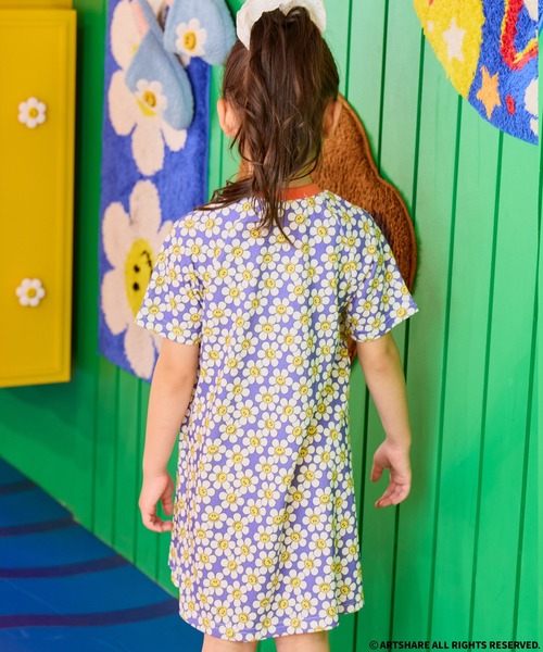 pairmanon(ペアマノン)の「【wiggle wiggle】ガールズ 総柄 リンガー襟 半袖 Tシャツ ワンピース(ワンピース・キッズ・ブルー/オレンジ/ピンク・90/100/110/120/130/140/150)」の5枚目の写真