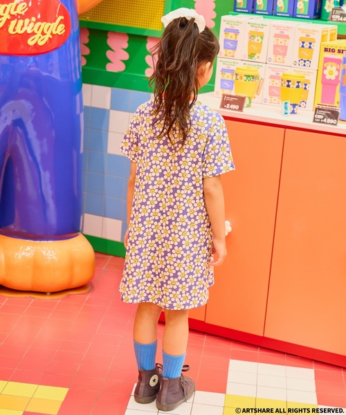 pairmanon(ペアマノン)の「【wiggle wiggle】ガールズ 総柄 リンガー襟 半袖 Tシャツ ワンピース(ワンピース・キッズ・ブルー/オレンジ/ピンク・90/100/110/120/130/140/150)」の7枚目の写真