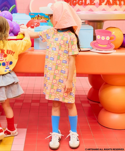 pairmanon(ペアマノン)の「【wiggle wiggle】ガールズ 総柄 リンガー襟 半袖 Tシャツ ワンピース(ワンピース・キッズ・ブルー/オレンジ/ピンク・90/100/110/120/130/140/150)」の12枚目の写真