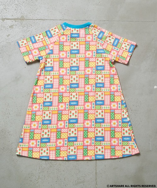 pairmanon(ペアマノン)の「【wiggle wiggle】ガールズ 総柄 リンガー襟 半袖 Tシャツ ワンピース(ワンピース・キッズ・ブルー/オレンジ/ピンク・90/100/110/120/130/140/150)」の20枚目の写真