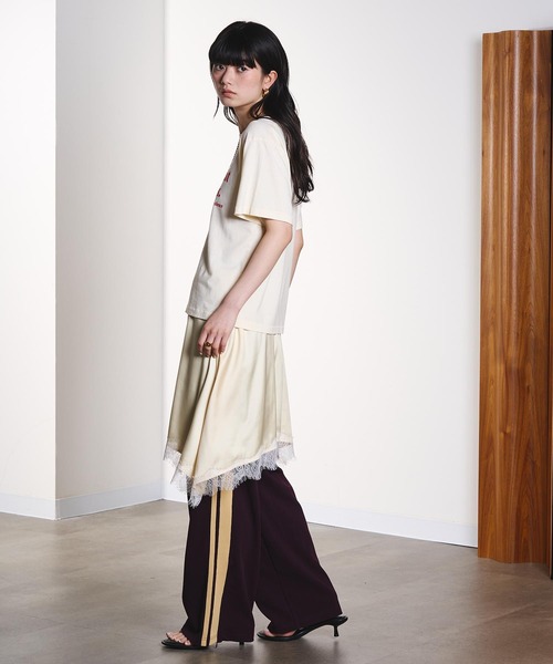 ROSE BUD(ローズバッド)の「LACE HEM SATIN SKIRT(スカート・レディース・ブラウン/ライトイエロー・ONE SIZE)」の17枚目の写真