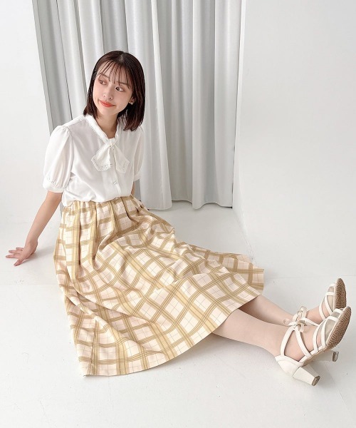F i.n.t(フィント)の「レースハンカチ風クロスタイブラウス/fint フィント(シャツ/ブラウス・レディース・ラベンダー/オフホワイト・FREE)」の4枚目の写真