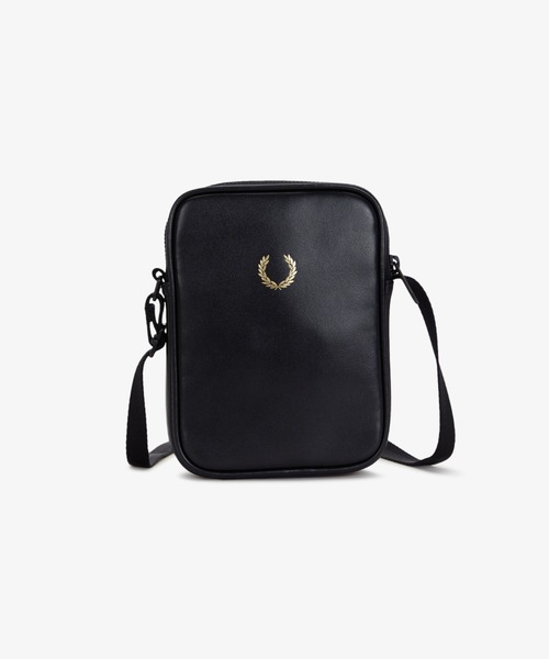 FRED PERRY(フレッドペリー)の「Smooth Leather Small Side Bag/スムースレザースモールサイドバッグ(ボディバッグ/ウエストポーチ・メンズ・ブラック・ONE SIZE)」の6枚目の写真