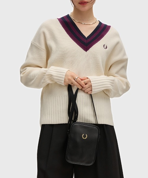 FRED PERRY(フレッドペリー)の「Smooth Leather Small Side Bag/スムースレザースモールサイドバッグ(ボディバッグ/ウエストポーチ・メンズ・ブラック・ONE SIZE)」の8枚目の写真