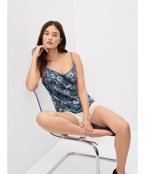 Intimissimi（インティミッシミ）の「“Fanciful Flowers” プリント ビスコースサテン トップス（キャミソール・レディース・インディゴブルー・S/M/L）」の2枚目の写真