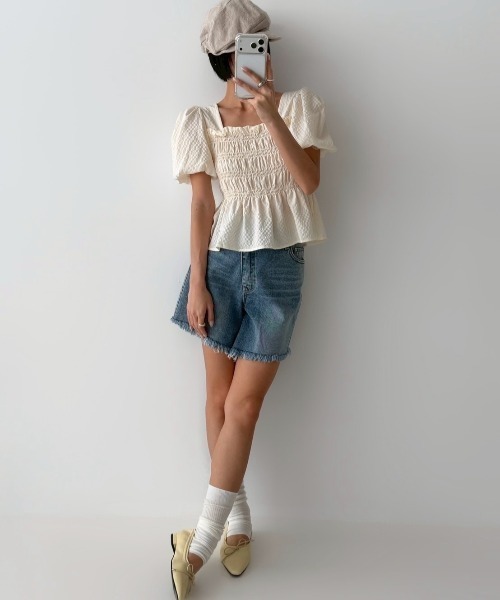 ipugo(イプゴ)の「ipugo/イプゴ エンボス パフスリーブ ブラウス 2026秋物 秋服 2026年秋冬(シャツ/ブラウス・レディース・イエロー/ホワイト/ブラック・FREE)」の15枚目の写真