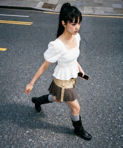 ipugo(イプゴ)の「ipugo/イプゴ エンボス パフスリーブ ブラウス 2026秋物 秋服 2026年秋冬(シャツ/ブラウス・レディース・イエロー/ホワイト/ブラック・FREE)」の22枚目の写真
