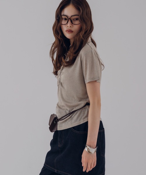 MUHET（ミュエータ）の「sheer stripe gathered polo top / シアーボーダーギャザーポロ（ポロシャツ・レディース・ブラウン/ネイビー・FREE）」の7枚目の写真