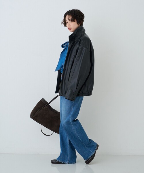 Rouge vif(ルージュヴィフ)の「ラムレザースタンドカラーブルゾン(ブルゾン・レディース・ブラウン/ブラック・フリー)」の6枚目の写真