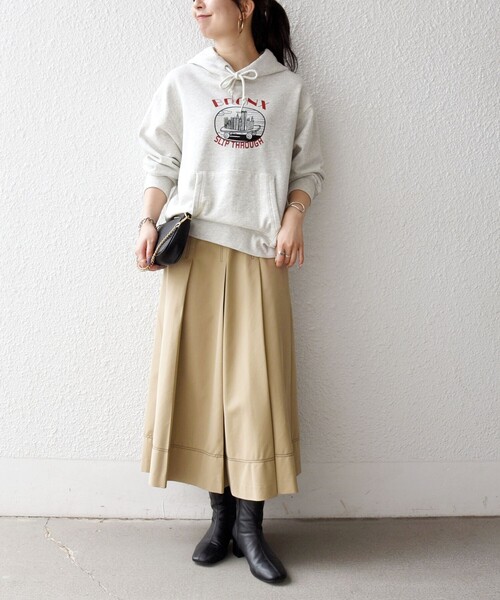 SHIPS any（シップス エニィ）の「【SHIPS any別注】THE KNiTS:〈洗濯機可能〉ロゴプリント フーディー 26AW（スウェット・レディース・ナチュラル/グレー・ONE SIZE）」の3枚目の写真
