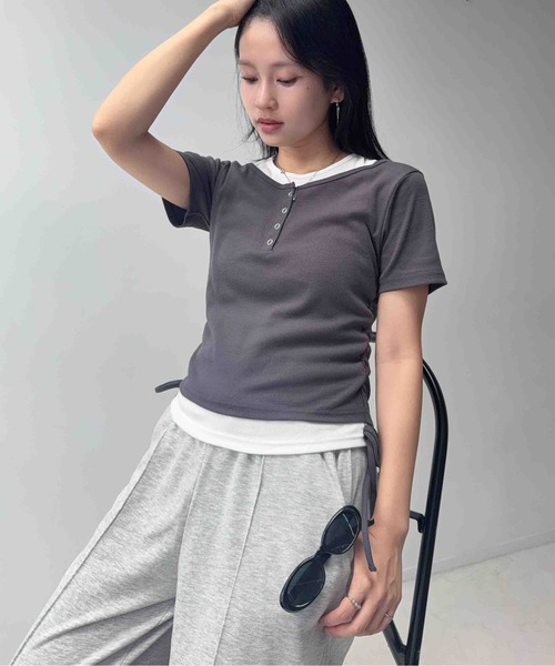 AS KNOW AS plus(アズノゥアズプラス)の「☆シャーリングリボン レイヤードヘンリーネックリブTシャツ(Tシャツ/カットソー・レディース・チャコール/オフホワイト/カモフラージュ・FREE)」の12枚目の写真