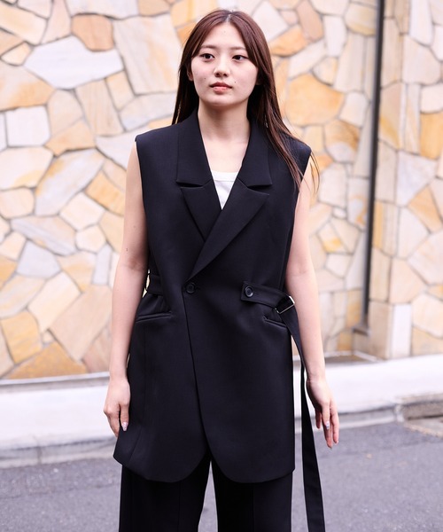 AVIE(アビィ)の「ベルトオーバーサイズパンツ(テーラードジャケット・レディース・ブラウン/ブラック・38)」の2枚目の写真