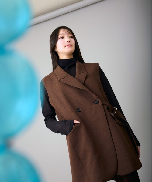 AVIE(アビィ)の「ベルトオーバーサイズパンツ(テーラードジャケット・レディース・ブラウン/ブラック・38)」の17枚目の写真