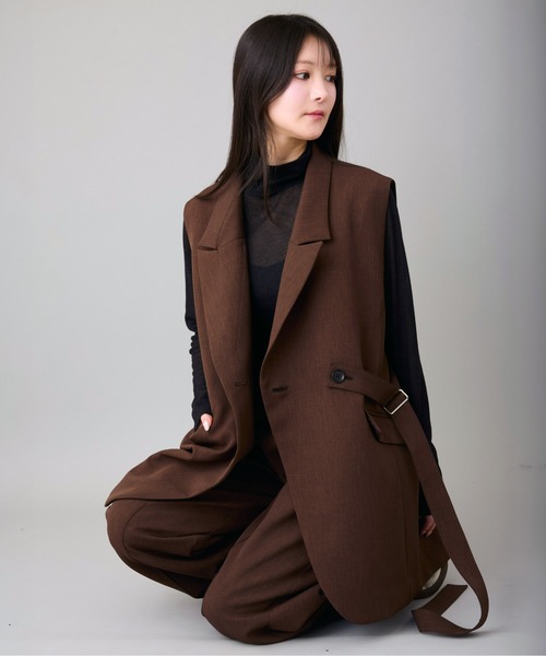 AVIE(アビィ)の「ベルトオーバーサイズパンツ(テーラードジャケット・レディース・ブラウン/ブラック・38)」の18枚目の写真