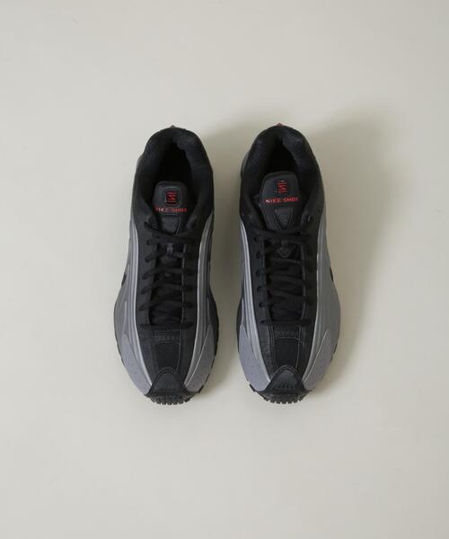 NIKE(ナイキ)の「NIKE/ナイキ ショックス R4(スニーカー・メンズ・ブラック/ホワイト・27/26/28)」の5枚目の写真