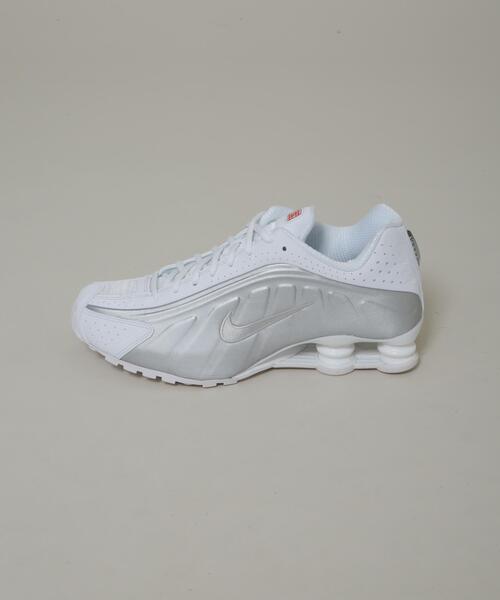 NIKE(ナイキ)の「NIKE/ナイキ ショックス R4(スニーカー・メンズ・ブラック/ホワイト・27/26/28)」の7枚目の写真