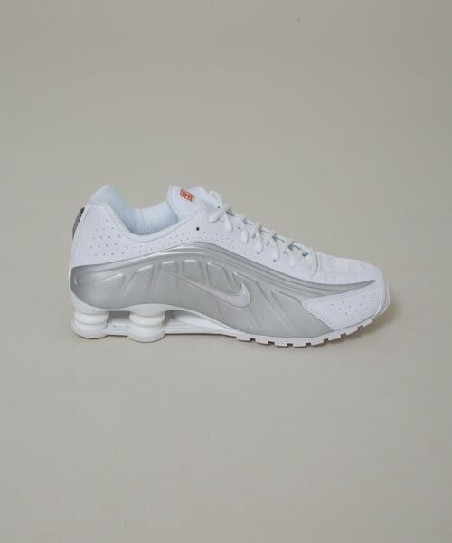 NIKE(ナイキ)の「NIKE/ナイキ ショックス R4(スニーカー・メンズ・ブラック/ホワイト・27/26/28)」の8枚目の写真