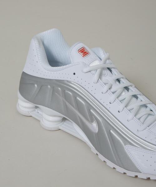 NIKE(ナイキ)の「NIKE/ナイキ ショックス R4(スニーカー・メンズ・ブラック/ホワイト・27/26/28)」の17枚目の写真