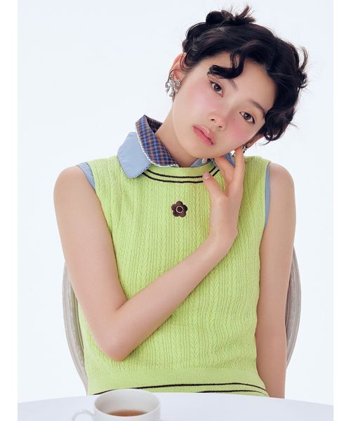 LILY BROWN(リリーブラウン)の「【LILY BROWN×MARY QUANT】デイジー刺繍ケーブルノースリニット(ニット/セーター・レディース・ピンク/ホワイト/ブラック/ライム・F)」の4枚目の写真