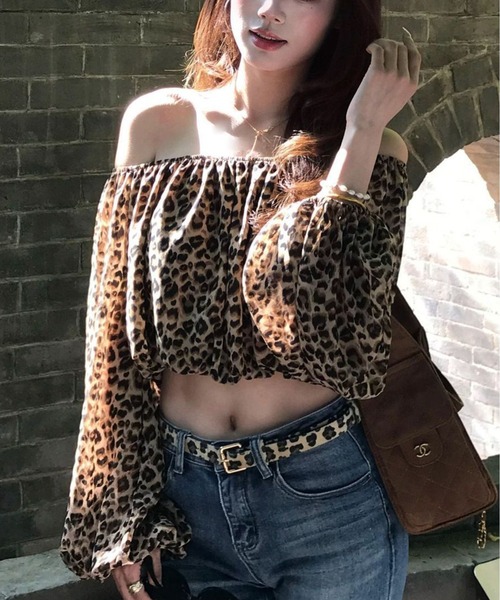 AsheKsha(アシクシャ)の「ヒョウ柄オフショルダーバブル長袖ショートトップス(Tシャツ/カットソー・レディース・ブラウン・M)」の9枚目の写真