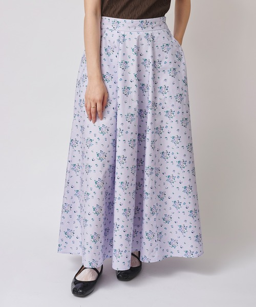Cath Kidston(キャスキッドソン)の「ボリュームフレアスカート Garden Bouquet(スカート・レディース・アイボリー/サックスブルー/ネイビー・S/M)」の3枚目の写真