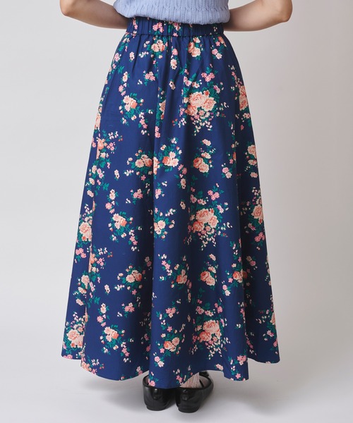 Cath Kidston(キャスキッドソン)の「ボリュームフレアスカート Garden Bouquet(スカート・レディース・アイボリー/サックスブルー/ネイビー・S/M)」の8枚目の写真