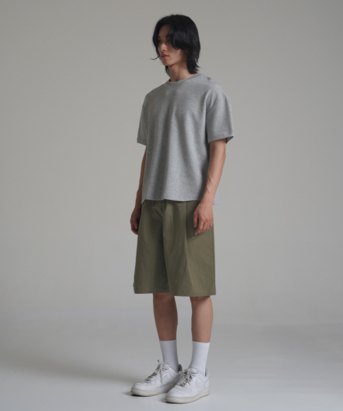 NOMING(ノミング)の「チノツータックストラップワイドバミューダショーツ - カーキ(その他パンツ・メンズ・カーキ・SMALL/MEDIUM/LARGE/X-LARGE)」の3枚目の写真