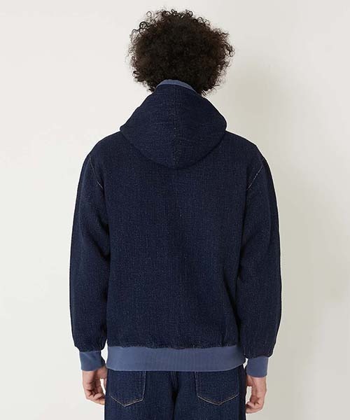 BLUE BLUE（ブルーブルー）の「フロージャカードデニム フーディー（パーカー・メンズ・インディゴブルー・S/M/L/XL）」の4枚目の写真
