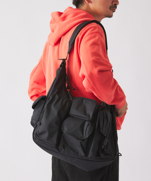 BAICYCLON by Bagjack(バイシクロン バイ バグジャック)の「BAICYCLON by bagjack 別注 マルチポケット ショルダーバッグ(ショルダーバッグ・メンズ・ブラック/ブラウン・FREE)」の3枚目の写真