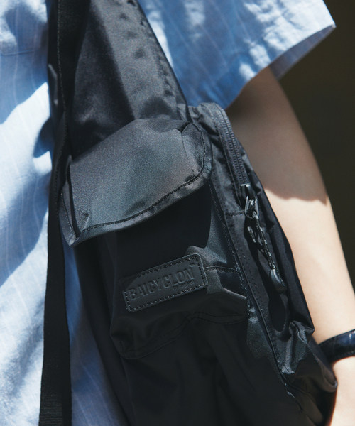 BAICYCLON by Bagjack(バイシクロン バイ バグジャック)の「BAICYCLON by bagjack 別注 マルチポケット ショルダーバッグ(ショルダーバッグ・メンズ・ブラック/ブラウン・FREE)」の9枚目の写真