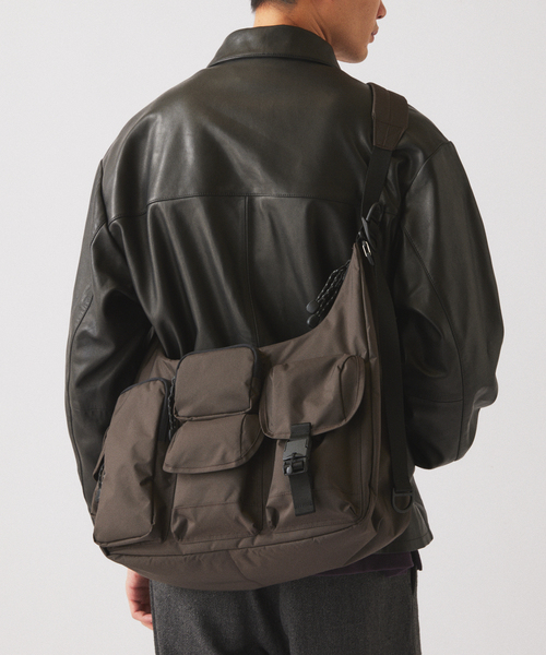 BAICYCLON by Bagjack(バイシクロン バイ バグジャック)の「BAICYCLON by bagjack 別注 マルチポケット ショルダーバッグ(ショルダーバッグ・メンズ・ブラック/ブラウン・FREE)」の11枚目の写真