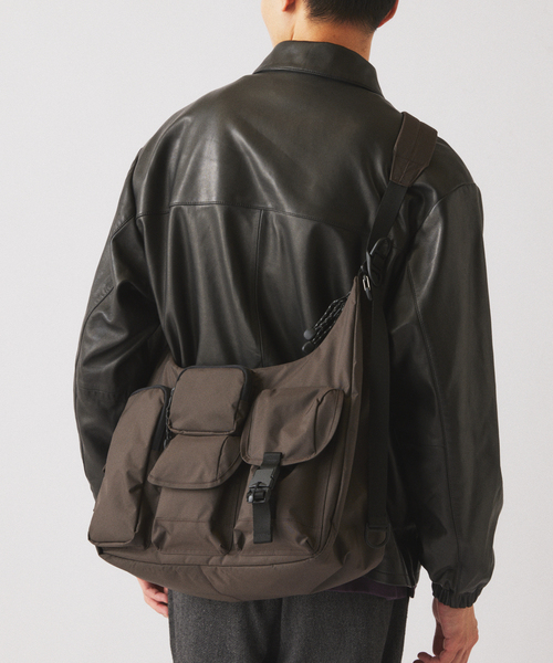 BAICYCLON by Bagjack(バイシクロン バイ バグジャック)の「BAICYCLON by bagjack 別注 マルチポケット ショルダーバッグ(ショルダーバッグ・メンズ・ブラック/ブラウン・FREE)」の12枚目の写真
