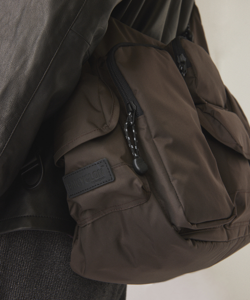 BAICYCLON by Bagjack(バイシクロン バイ バグジャック)の「BAICYCLON by bagjack 別注 マルチポケット ショルダーバッグ(ショルダーバッグ・メンズ・ブラック/ブラウン・FREE)」の13枚目の写真
