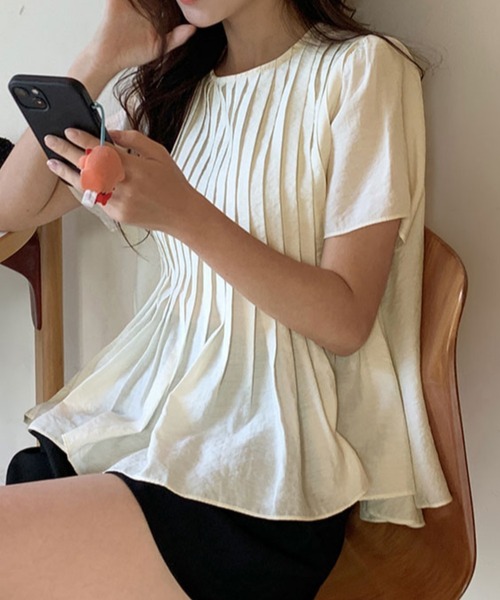 FLINEA(フリネア)の「クルーネックプリーツブラウス(シャツ/ブラウス・レディース・ベージュ/ネイビー/ブルーグレー・FREE)」の22枚目の写真