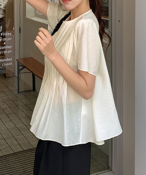 FLINEA(フリネア)の「クルーネックプリーツブラウス(シャツ/ブラウス・レディース・ベージュ/ネイビー/ブルーグレー・FREE)」の12枚目の写真
